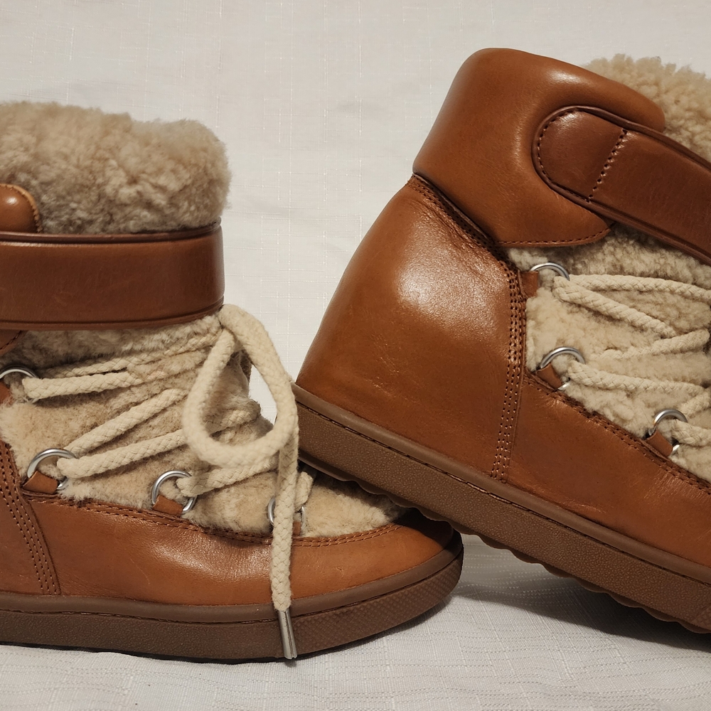Stylish Brown Shearling Ankle Boots